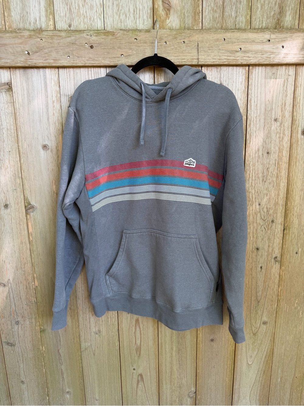 Patagonia Men’s Gray Pullover Hoodie with Red Teal Stripe Kangaroo Pocket